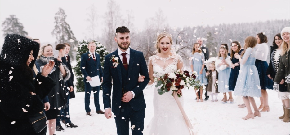 outdoor winter wedding